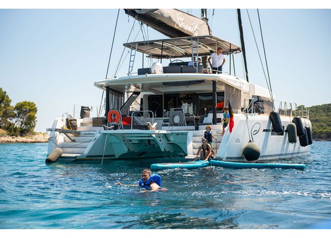 Lagoon 52