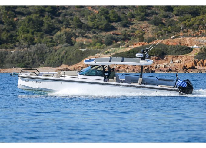 Axopar 37 Sun Top (1 Cabin)