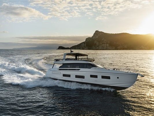 Azimut Yachts Azimut 82 Fly