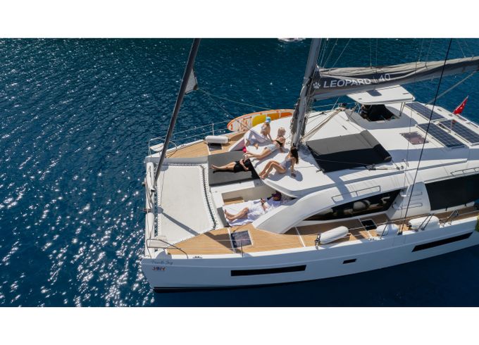 Leopard Catamarans Leopard 40