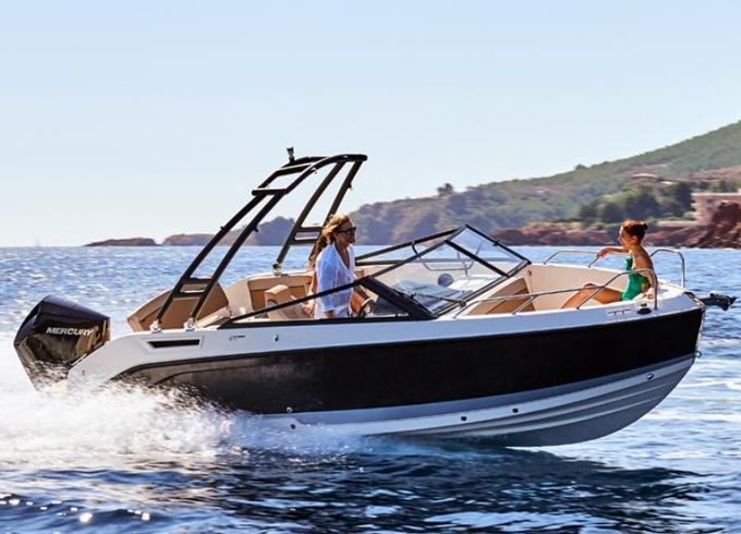 Quicksilver Activ 675 Bowrider