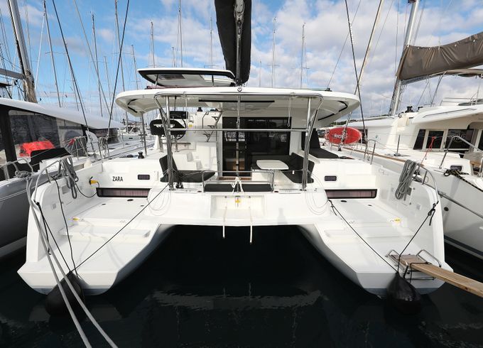 Lagoon 42