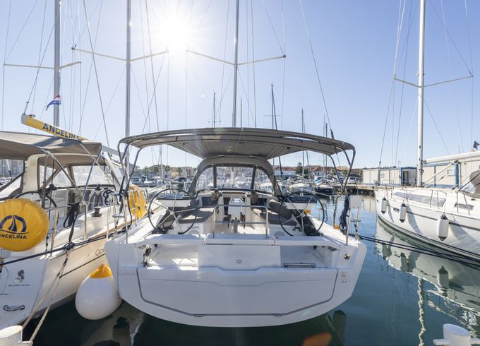 Dufour Yachts Dufour 37