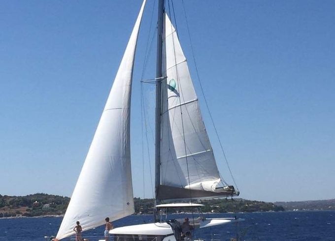 Lagoon 42