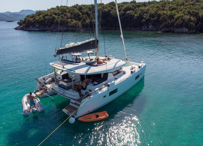Lagoon 42