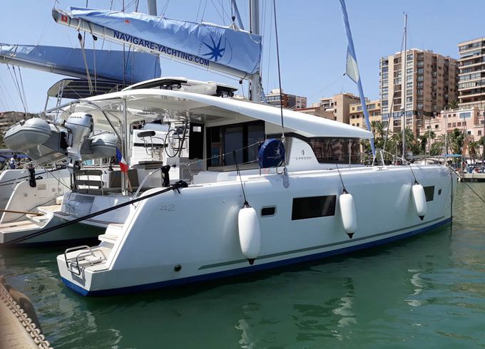 Lagoon 42