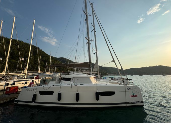 Fountaine Pajot Astréa 42 (4+1)