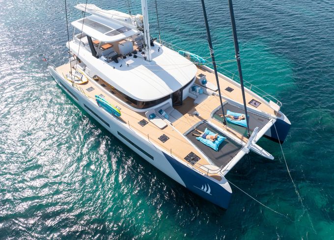 Lagoon Seventy 7