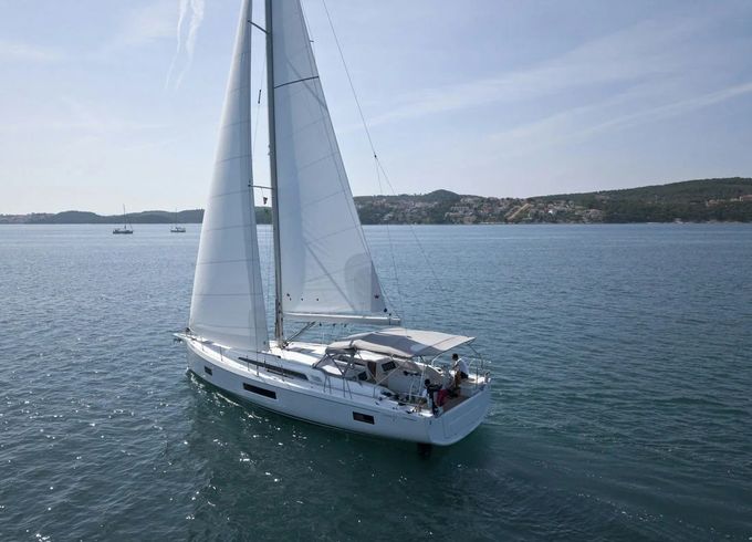 Beneteau Oceanis 51.1