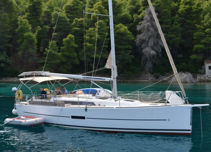 Dufour Yachts 350