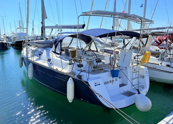 Beneteau Oceanis 43