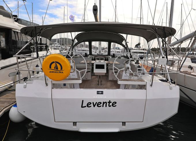 Bavaria C42