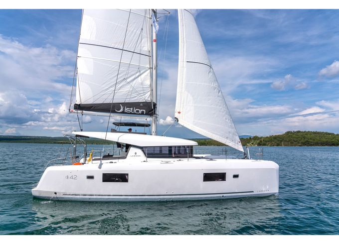Lagoon 42 A/c & Gen & Wm