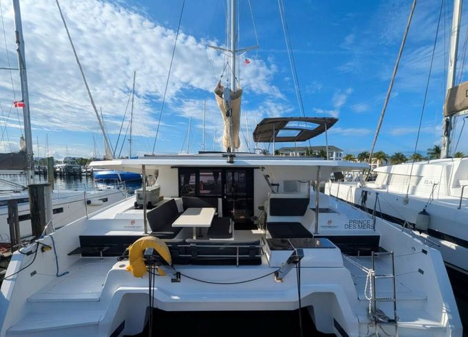 Fountaine Pajot Astrea 42