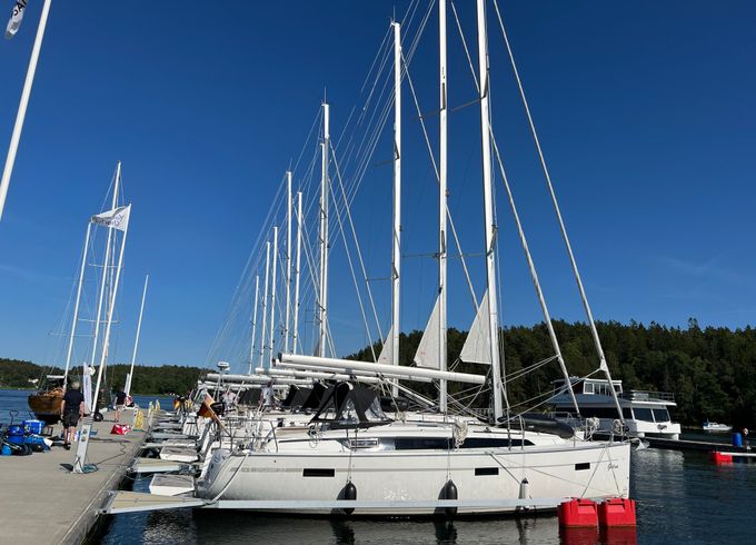 Bavaria Cruiser 37