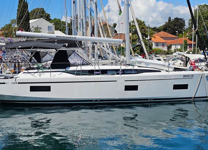 Bavaria C38
