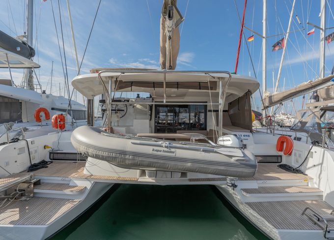 Lagoon 42