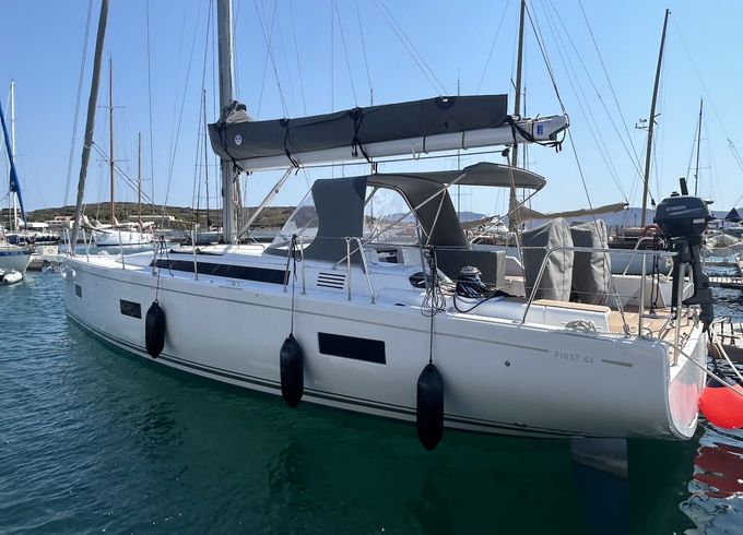 Beneteau First 44