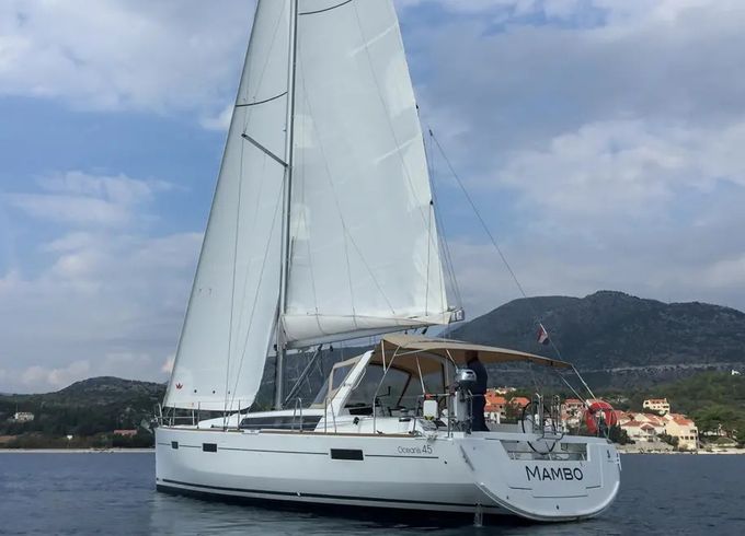 Beneteau Oceanis 45 (4 Cabins)