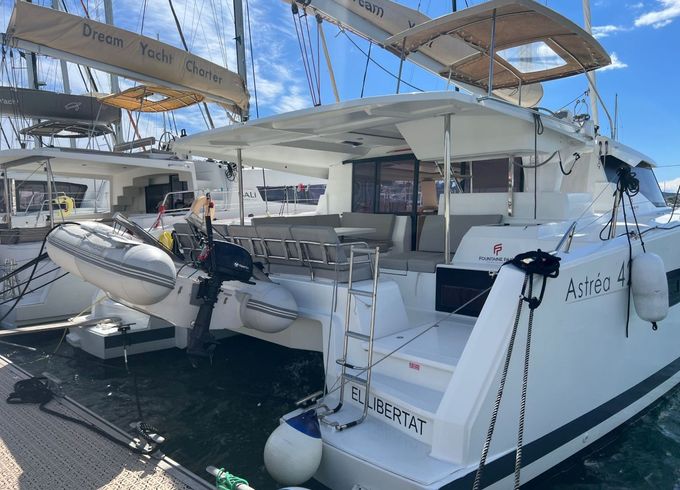 Fountaine Pajot Astrea 42