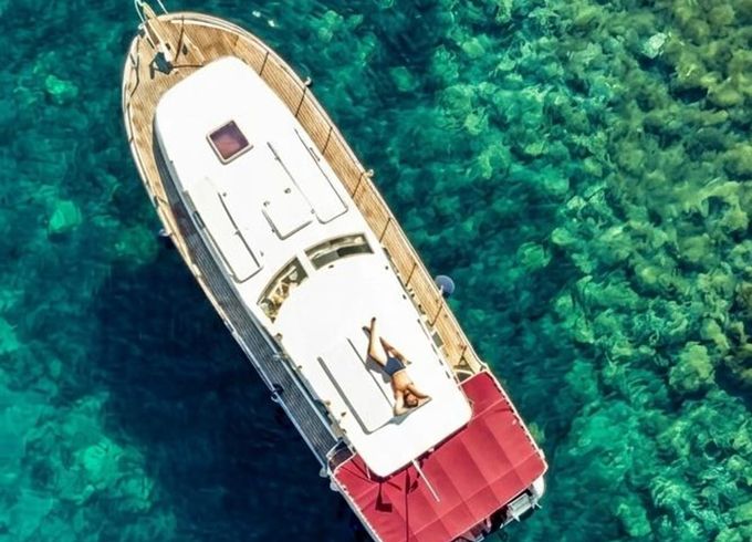 Custom Made Motoryacht