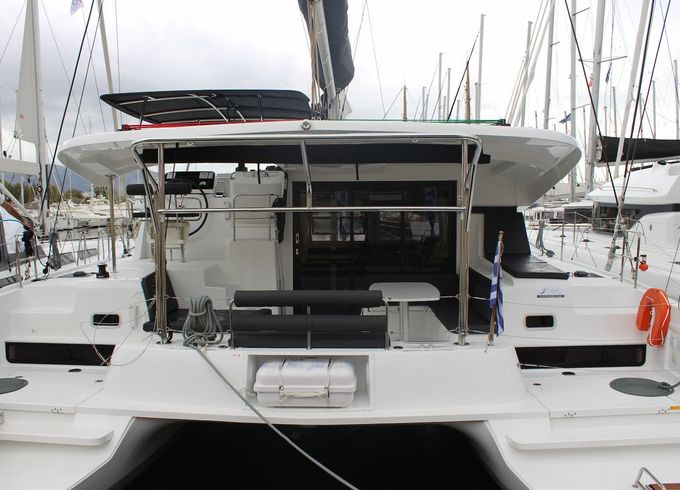 Lagoon 42