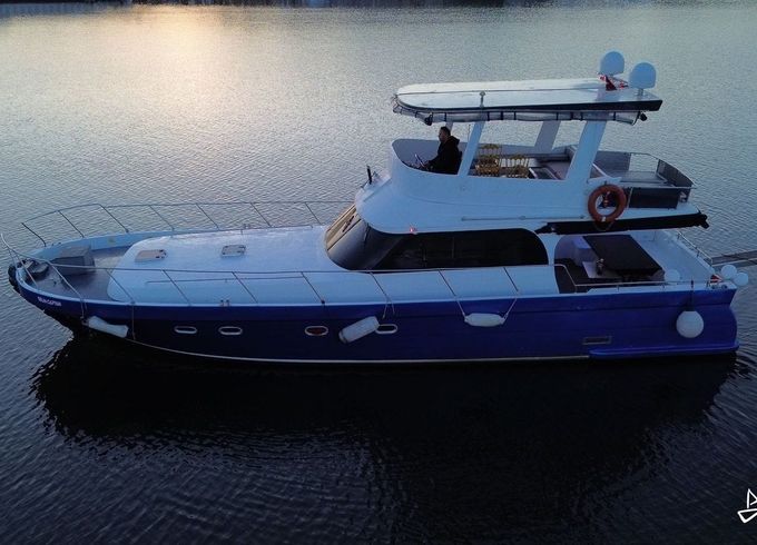 Custom Made Motoryacht