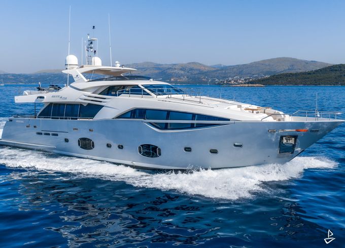 Custom Made Motoryacht