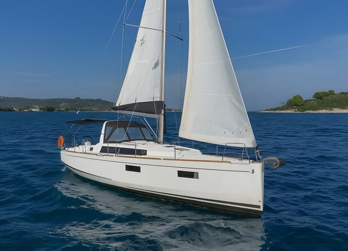 Beneteau Oceanis 38.1