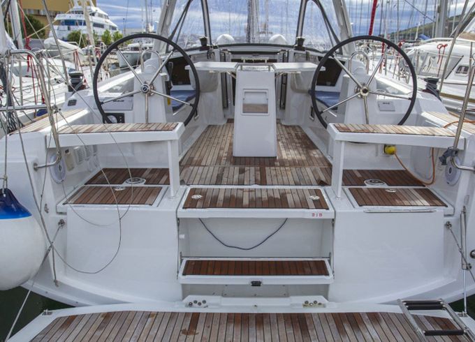 Beneteau Oceanis 38.1
