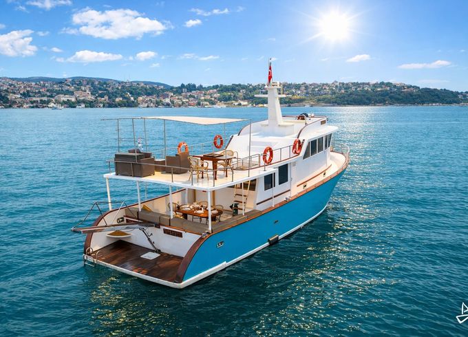 Custom Made Motoryacht