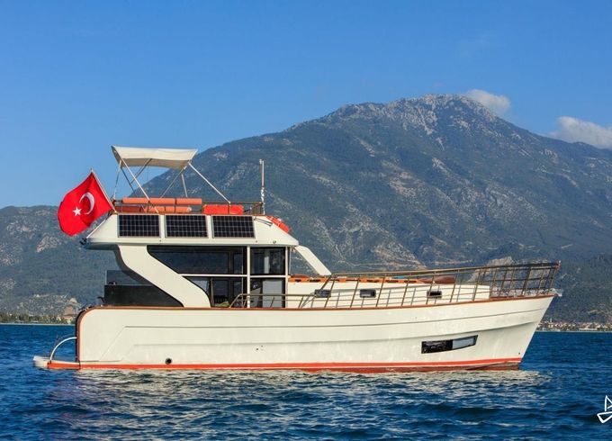 Custom Made Motoryacht
