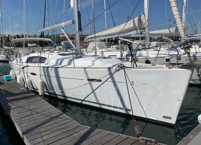 Beneteau Oceanis 43