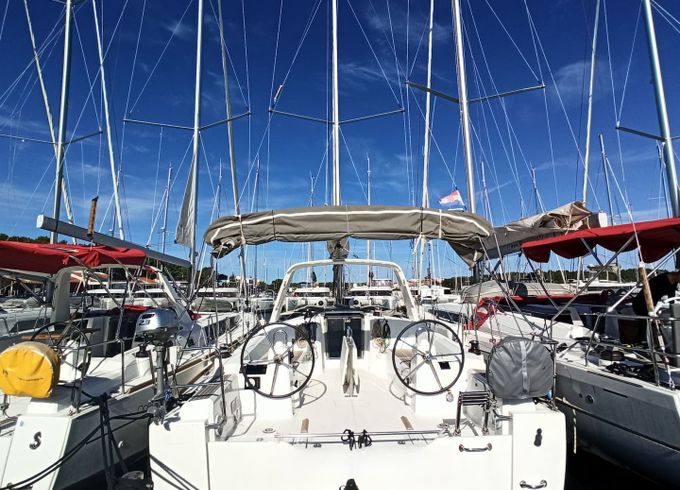 Beneteau Oceanis 38.1