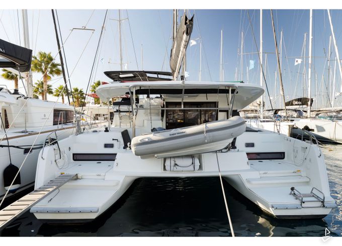 Lagoon 42