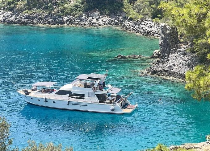 Custom Made Motoryacht