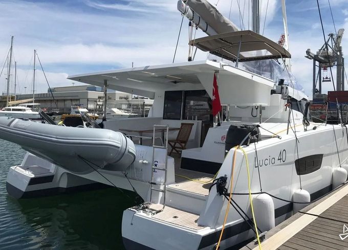 Fountaine Pajot Lucia 40