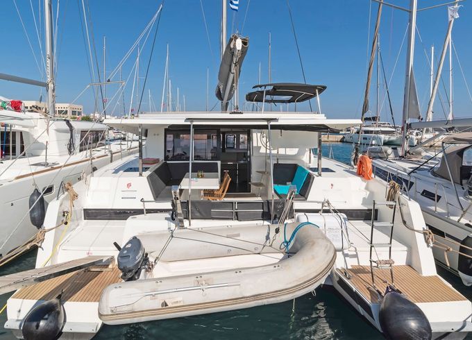 Fountaine Pajot Lucia 40