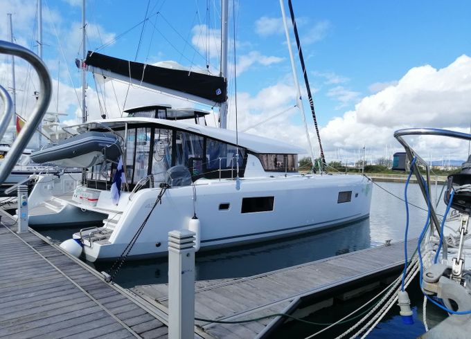 Lagoon 42