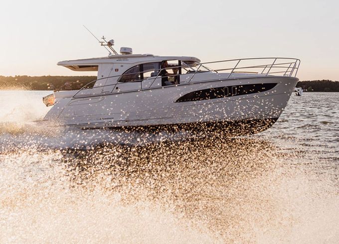 Marex 330 SCA