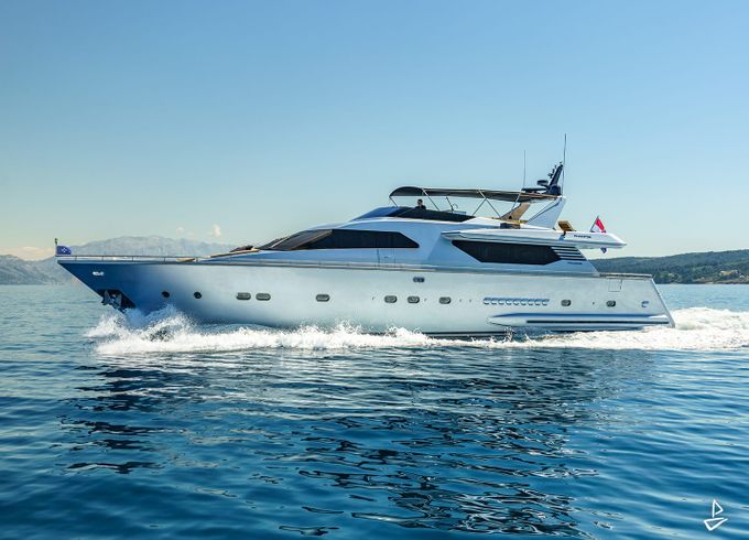 Custom Made Motoryacht