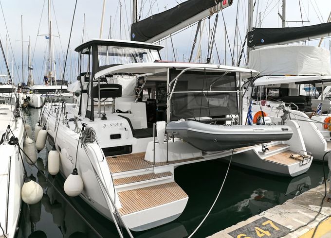 Lagoon 42