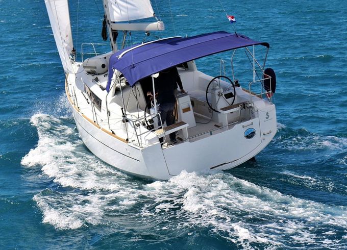 Beneteau Oceanis 38.1