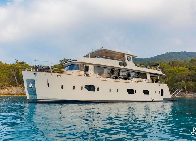 Custom Made Motoryacht