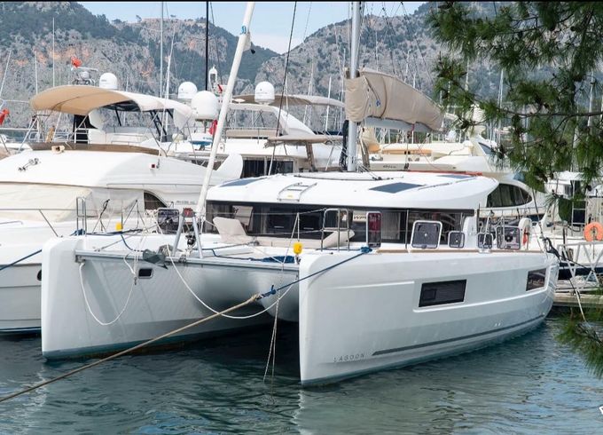 Lagoon 40