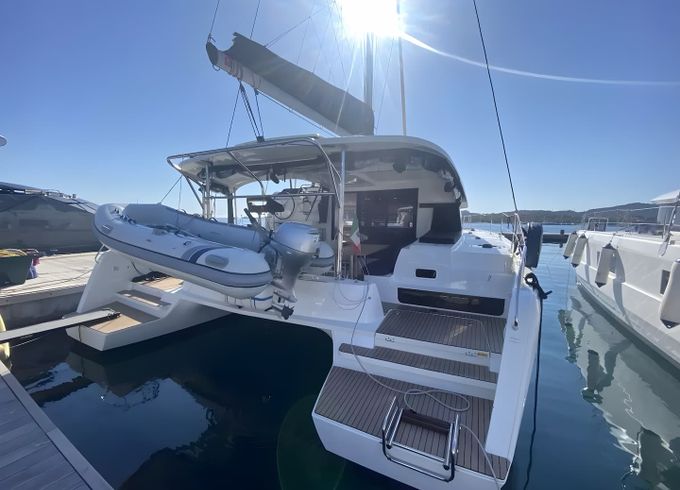 Lagoon 42
