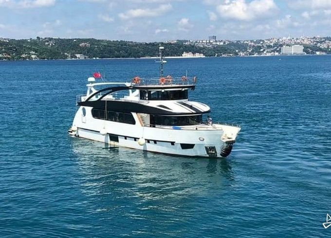 Custom Made Motoryacht