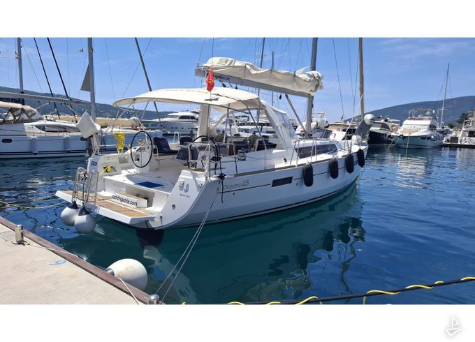 Beneteau Oceanis 45