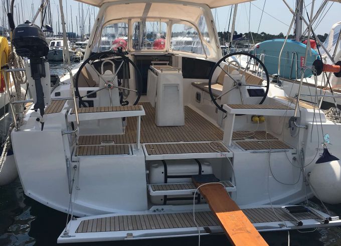 Beneteau Oceanis 38