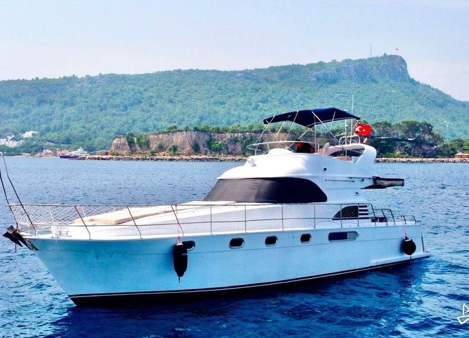 Custom Made Motoryacht